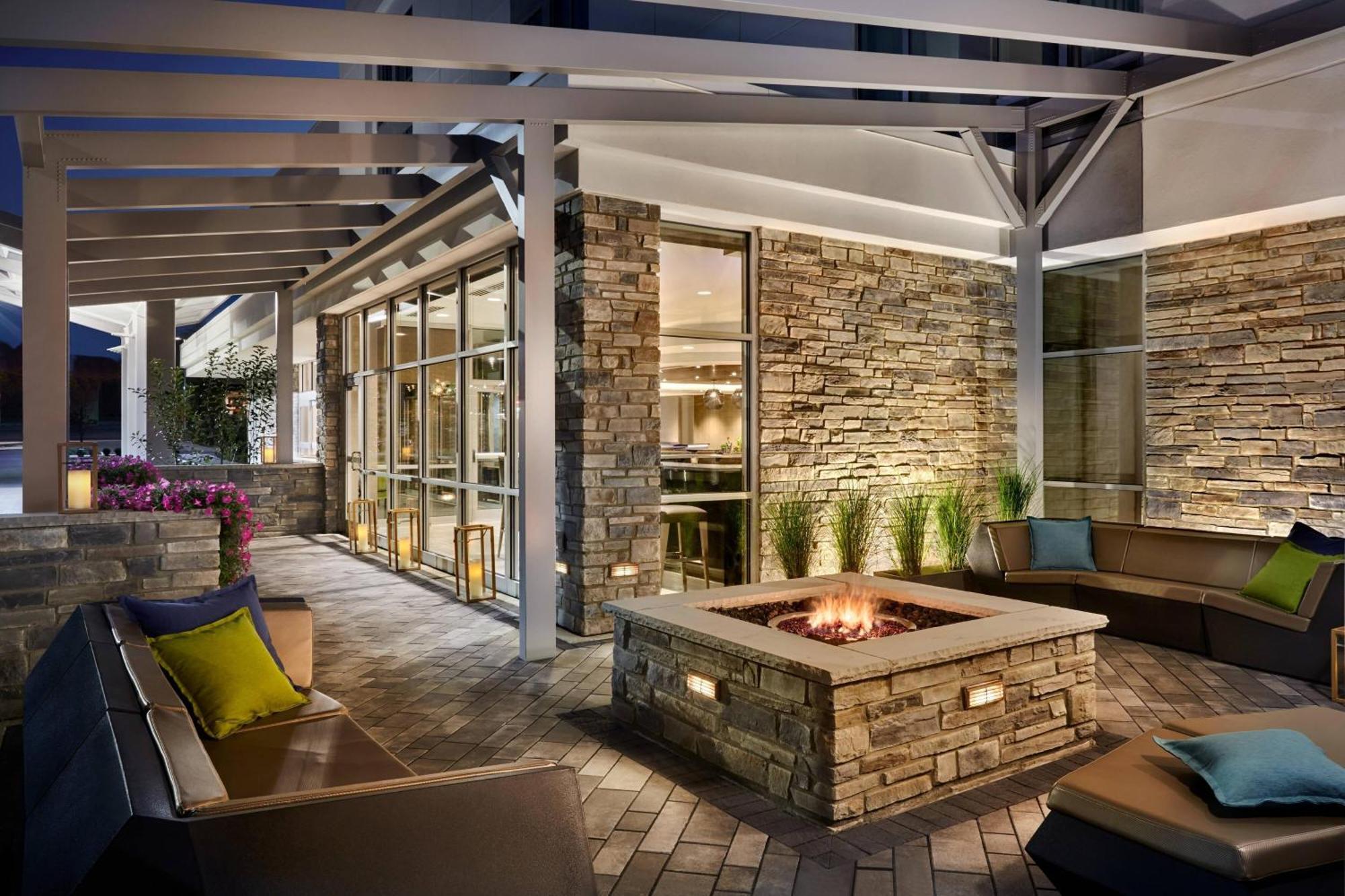 Springhill Suites By Marriott Cleveland Independence Exterior photo